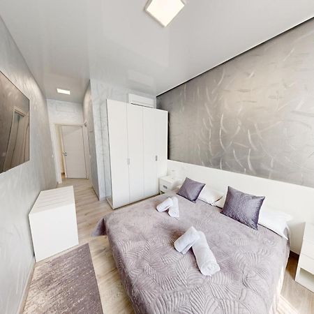 B&B Luxury House Rho Exteriör bild